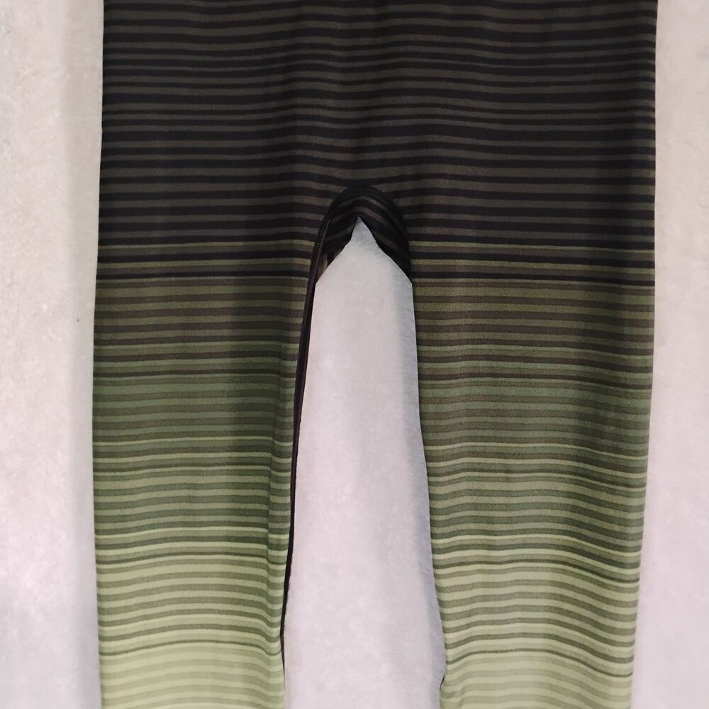 K-DEER Will Stripe Capri Leggings Large Micro Striped Olive Green High Waist Gym - Picture 10 of 16